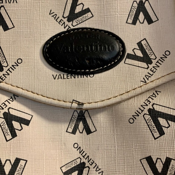 Vintage [Walter] Valentino Handbag - Picture 5 of 7